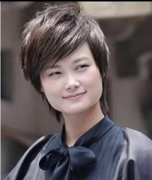 李宇春真的 好方啊