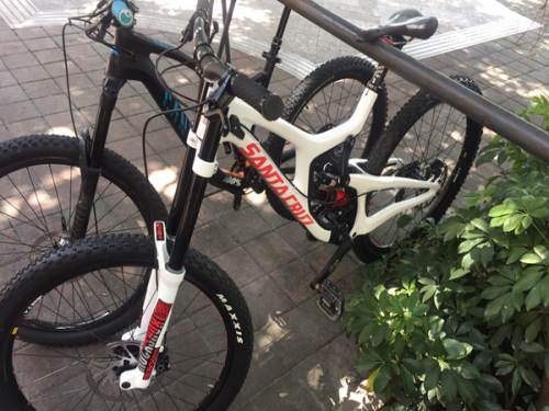 闲置santa cruz 三条裤子v10 cc 95新—重庆重庆摩托电动自行车