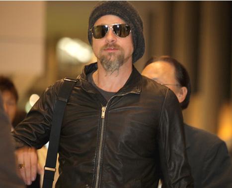 "无耻混蛋"皮特黑超现身日本 山羊胡须扮大叔