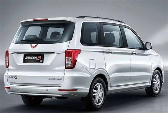 在近日了解到,全新五菱宏光s正式上市了,新车还推出2款车型,售价方面