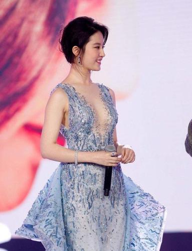 刘亦菲,如此性感!