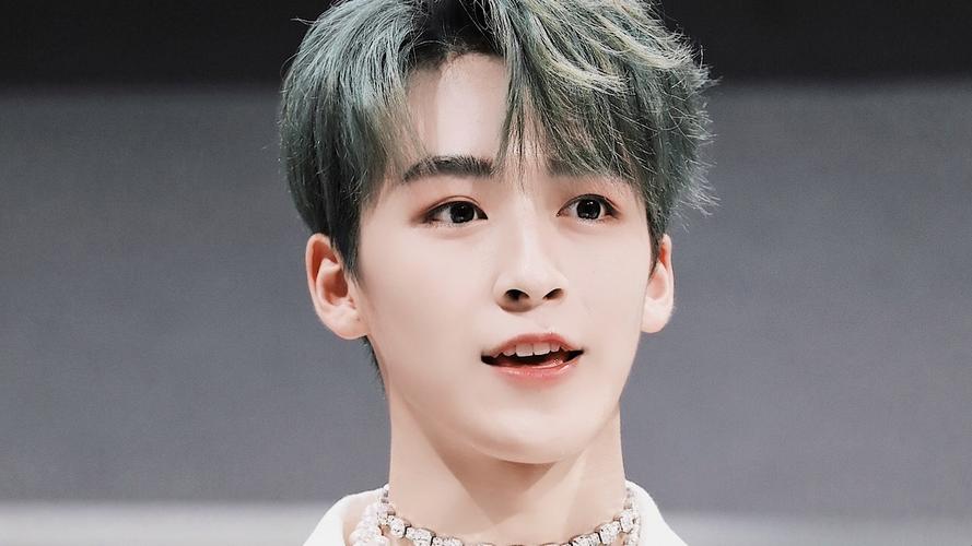 何洛洛素材 - 堆糖,美图壁纸兴趣社区