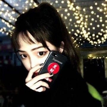 侧身小女生微信头像2021新款式