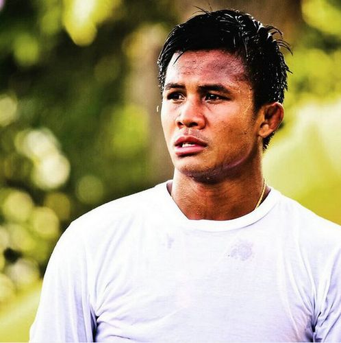 泰拳王子播求生活中的百变形象