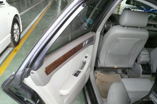 奥迪a6 2004款 1.8t 自动 豪华型