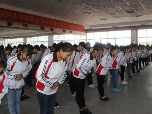 祁东职业中专高铁乘务专业集中进行专业培训学习