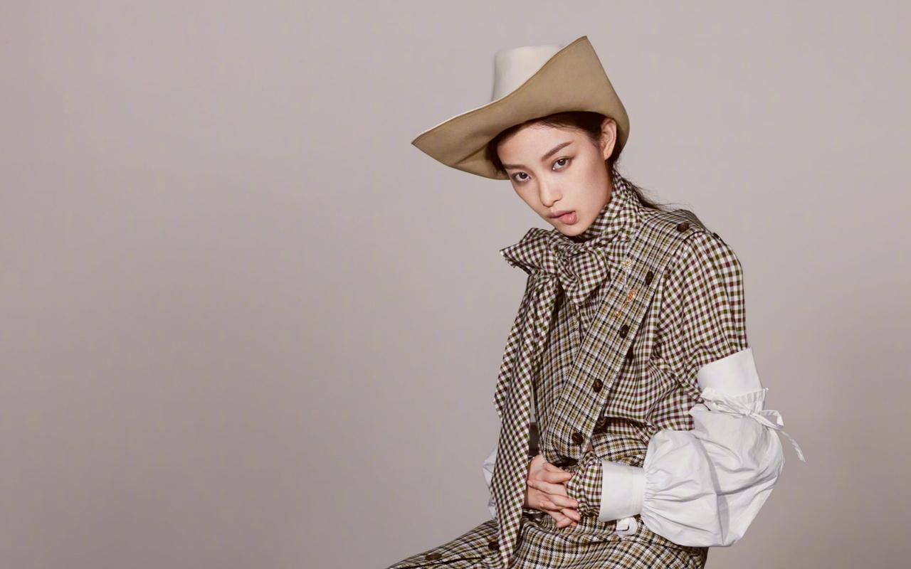 倪妮最新时尚杂志魅力写真图片壁纸