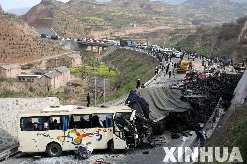 组图:为什么,天巉公路"未老先衰"?--天水在线