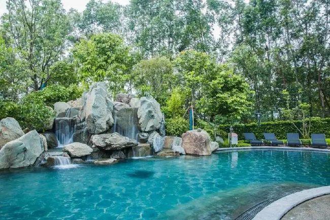 在广州过春节￥1048享花都木莲庄温泉度假酒店园景房2大1小早餐无限次