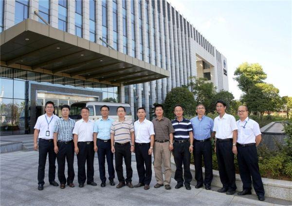江西航维修副总经理吴兴旺对局方联合审查组首次到江西航进行检查