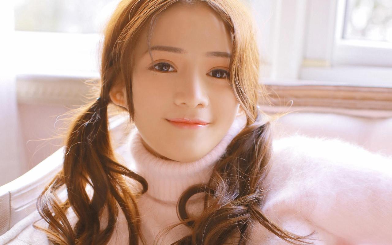 大眼睛萌妹子甜美元气少女风清新迷人写真