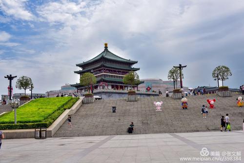 2019年(039)《西安钟鼓楼广场》8月17日