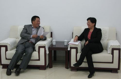 产学研合作办公室成立仪式上,吕灵昌院长,贺永红局长共同签署了"济宁