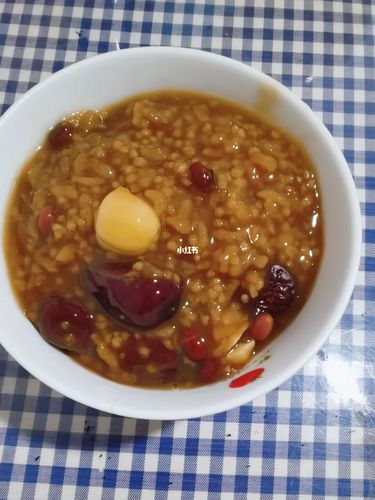 腊八粥|红糖糯米粥 | 补血益气_莲子_红豆_米粥_红糖