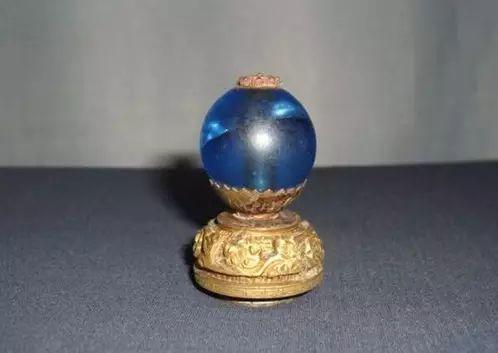 清代官员帽子最高处那颗"顶珠",到底有多值钱?