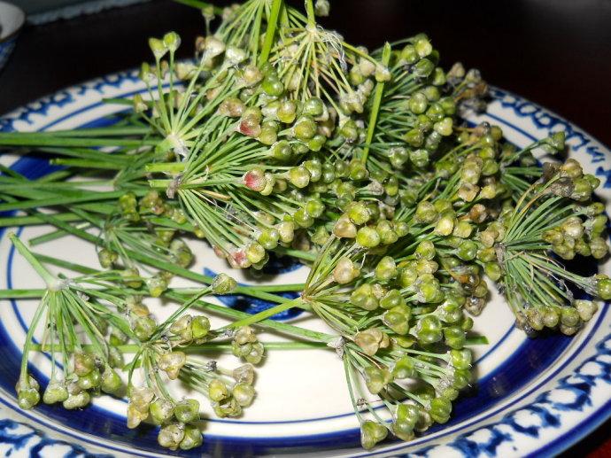 韭菜籽粉没有什么特别的副作用,有少数人容易上火,可以搭配五宝茶用