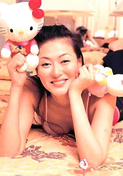  p>陈宝莲(1973年5月23日-2002年7月31日),出生于中国上海,中国香港女