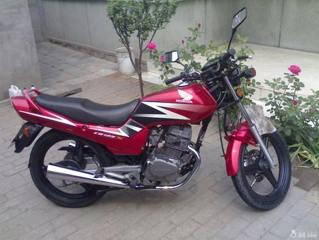 cb125x就是cb125t的变形车,也可以说就是本田王. 嘉陵本田.