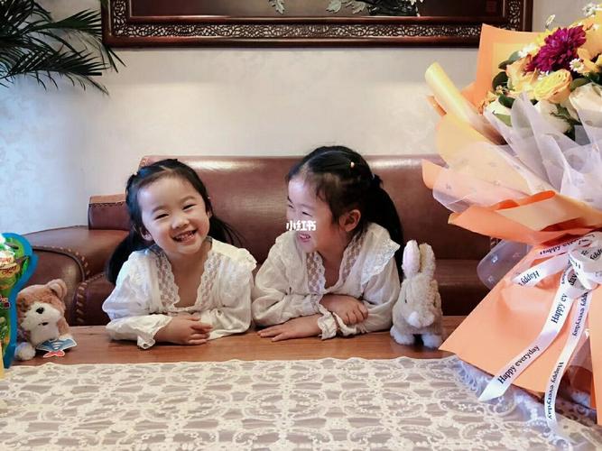 一人带俩娃的日常_我的生活瞬间_母婴_母婴日常