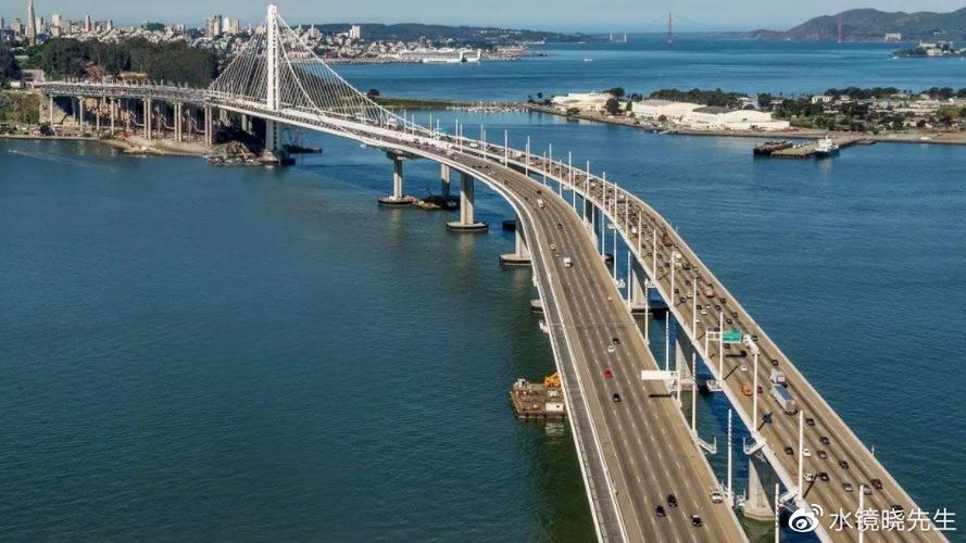 图为旧金山海湾大桥