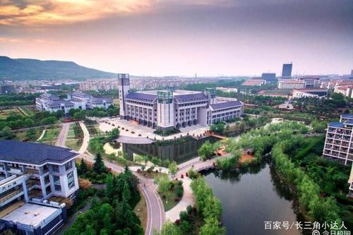 南京大学金陵学院今年停止招生,转设成南京大学苏州
