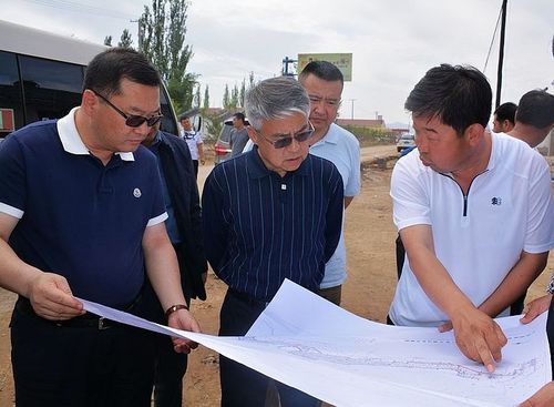 何永林在乌拉特前旗调研时强调勇于担当真抓实干 确保高质量如期完成"