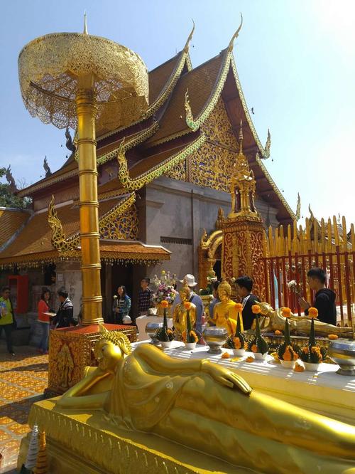 第九日清迈双龙寺                      双龙寺是泰国著名的佛教避暑