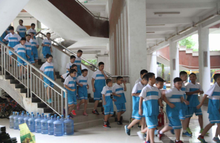 长沙广益中学初一新生消防安全逃生演练活动