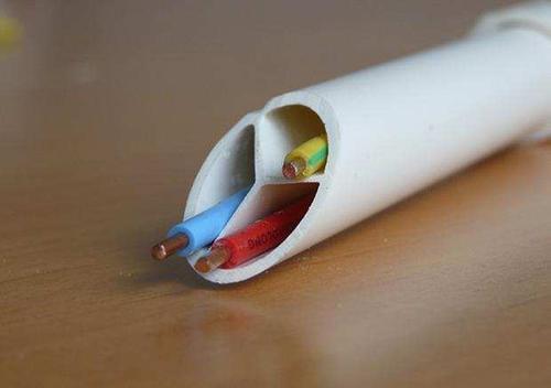 电线穿管时被工人潜规则了老师傅的这招一劳永逸