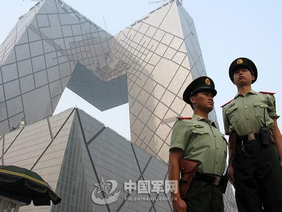 武警部队进驻央视新楼担任警戒任务