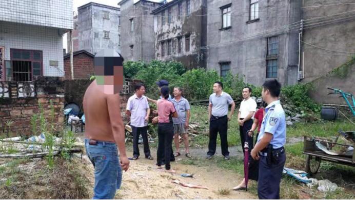 9月16日,高州市公安局赖龙副局长深入曹江镇对高风险吸毒人员安保期