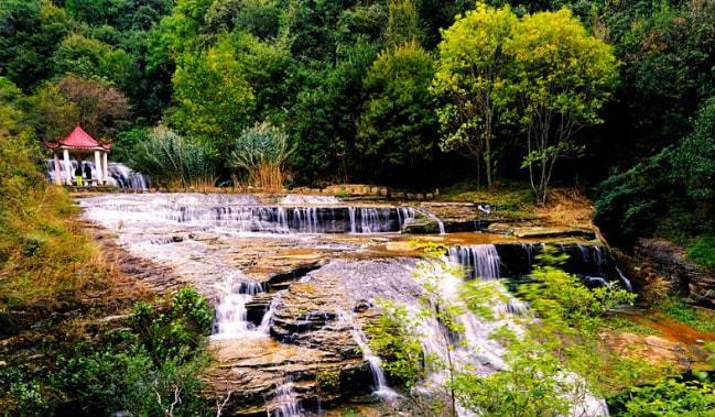 山青,水秀,峡谷,瀑布成群的寻甸石板河风景区!