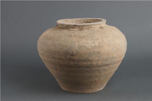 八旬老人一元买来汉代陶罐 无偿捐给咸阳博物院