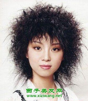 5款女生长发烟花烫发型图片 绝对新潮洋气