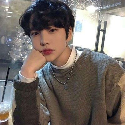 帅气阳光头像男生