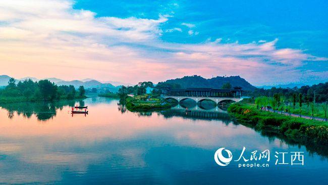 江西萍乡守护一河清水