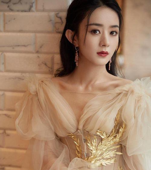 赵丽颖官宣离婚,活出自我的女人最美,礼服造型仙气飘逸