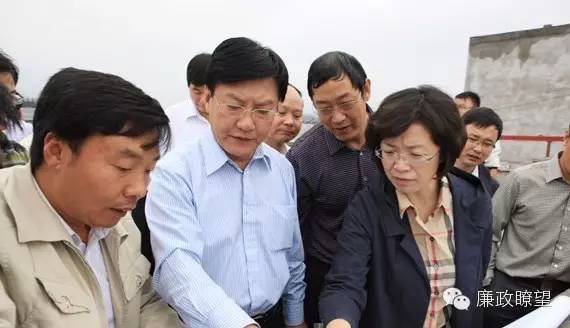 却道是"面和心不和"2014年4月30日,山西高平市女市长杨晓波黯然落马