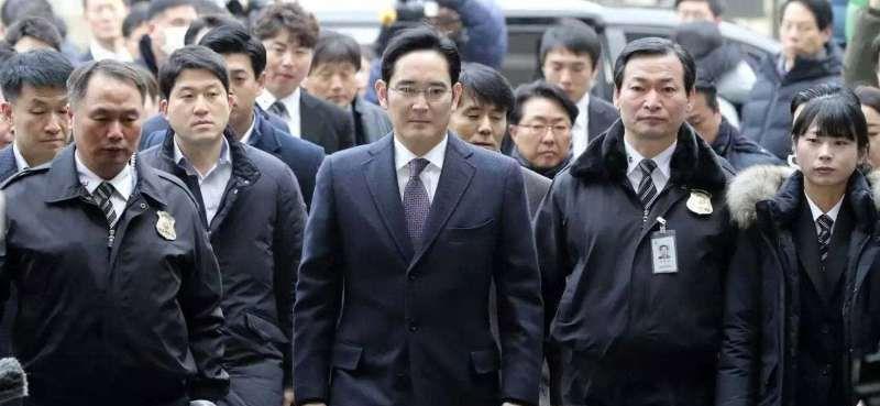 韩国财阀玩弄女明星郑秀晶iu她们会被伤害吗真相很残酷