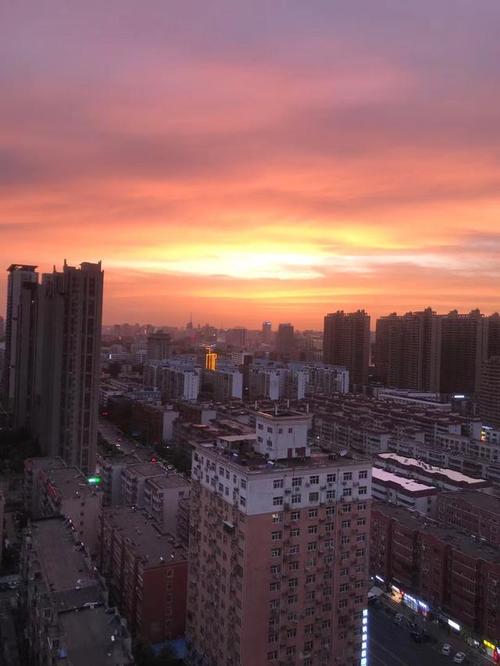 就在刚刚,郑州的晚霞刷屏了!你看到了吗?