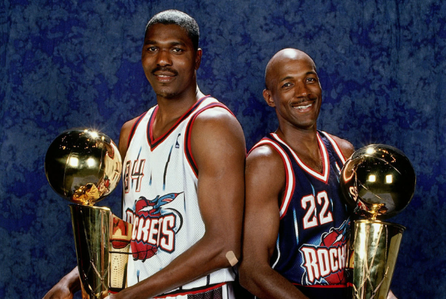 原创巅峰奥尼尔与奥拉朱旺谁强?对比两人交手数据,差距很明显