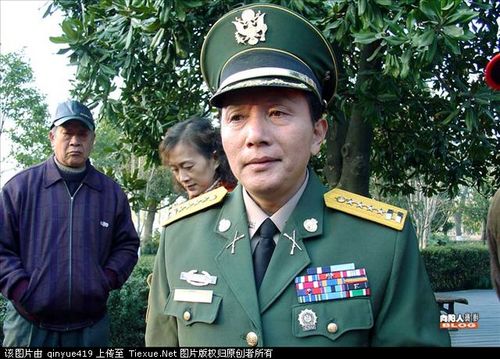 他说他今天乘台湾中华航空公司的ci7989航班上午飞越海峡抵达杭州