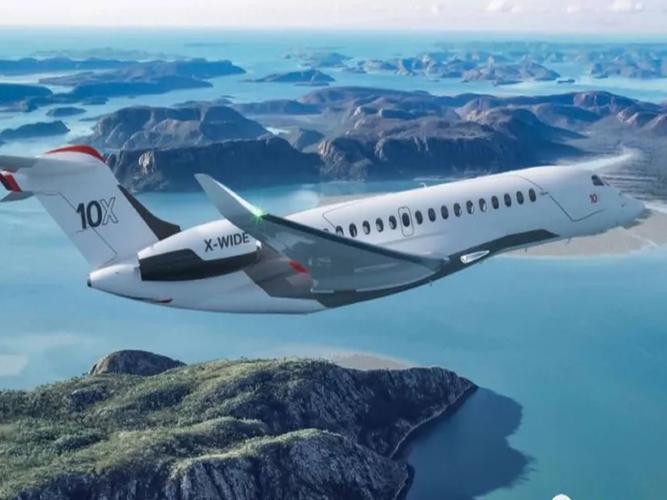 达索公司推出公务机猎鹰10x