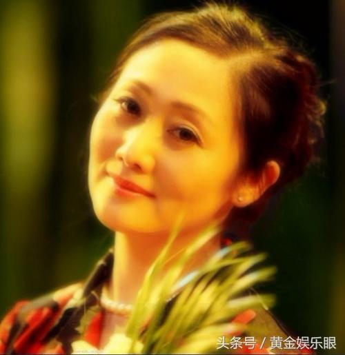 她演《还珠》成名,后隐退生子,演《欢乐颂》又红了