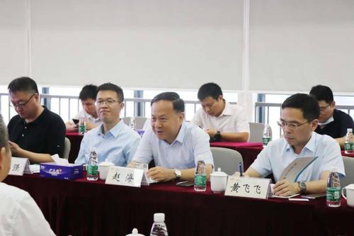 佛山市副市长赵海及市政府副秘书长黄飞飞▲长天思源董事长余阳及
