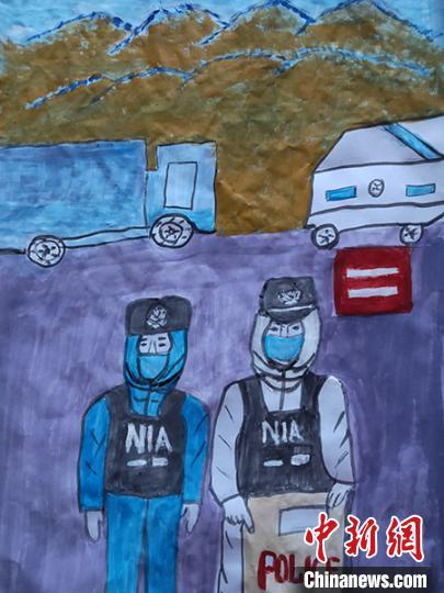 新疆67岁乡村"梵高奶奶"作画 加油抗疫一线民警