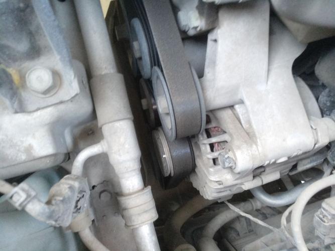                  发动机外围皮带