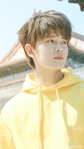 速来领取任嘉伦壁纸