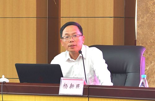 副校长杨新民及人事科研部门负责人为新进教职工作专题报告和培训