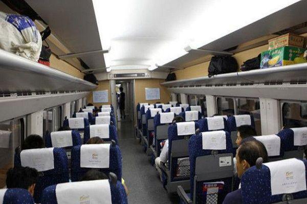 高铁二等座可以放26寸行李箱吗